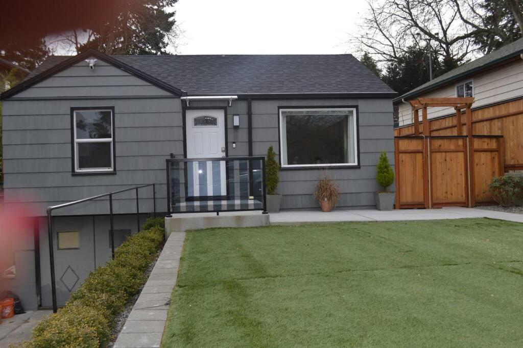 Cozy Crown Hill Carkeek Cottage W/3 Beds, Full Kitchen & Backyard In North Seattle Exteriör bild