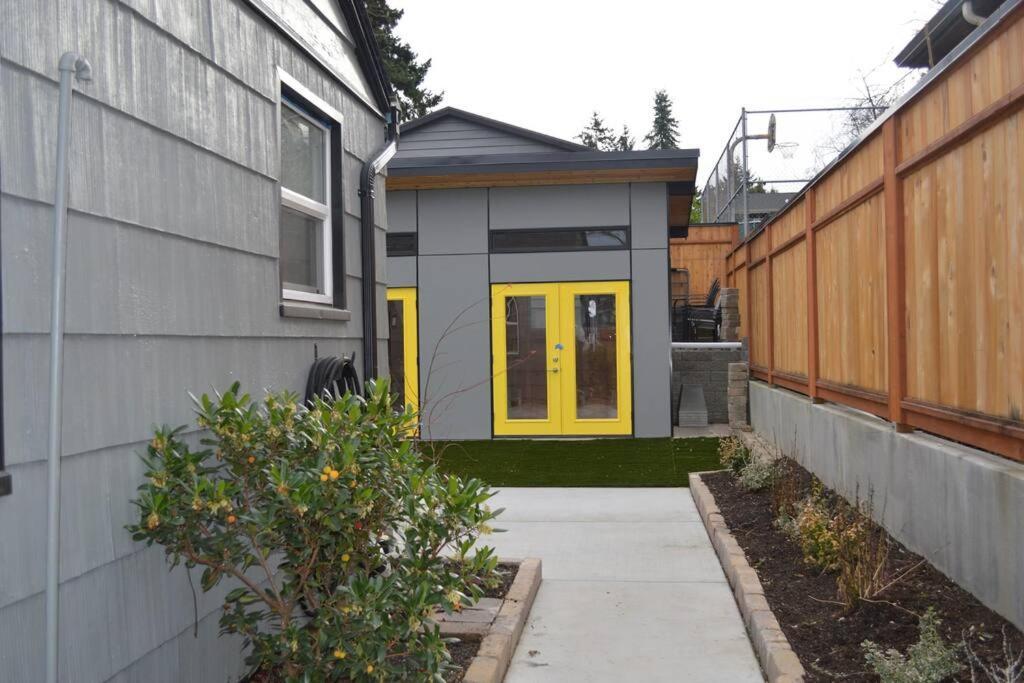 Cozy Crown Hill Carkeek Cottage W/3 Beds, Full Kitchen & Backyard In North Seattle Exteriör bild